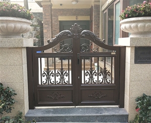 鋁藝對(duì)開門